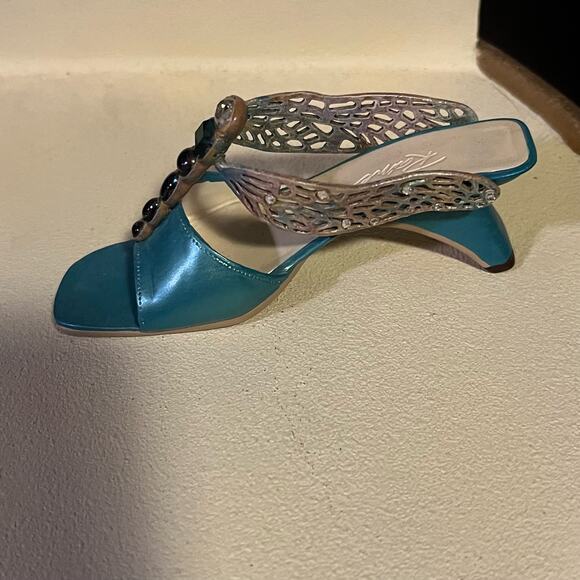 Just the Right Shoe Flight of Fancy Signed by Raine - Picture 10 of 15